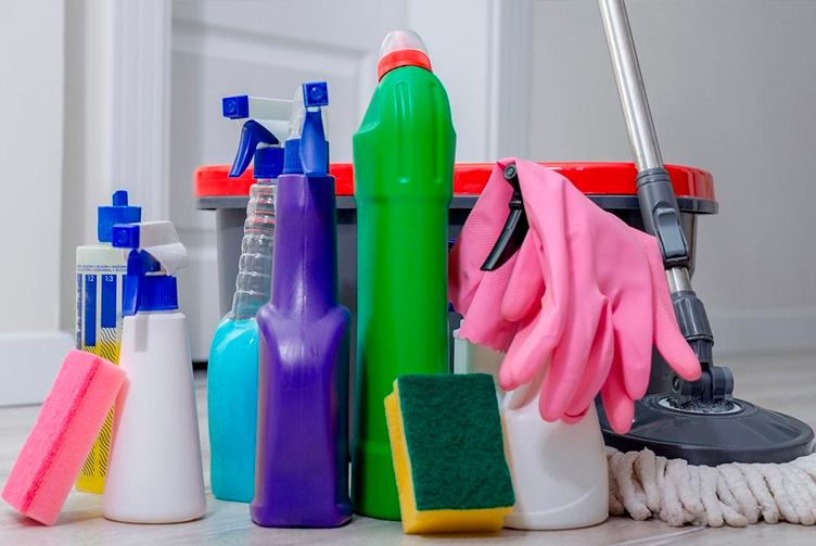 7. Mezclar productos de limpieza 7. Mezclar productos de limpieza